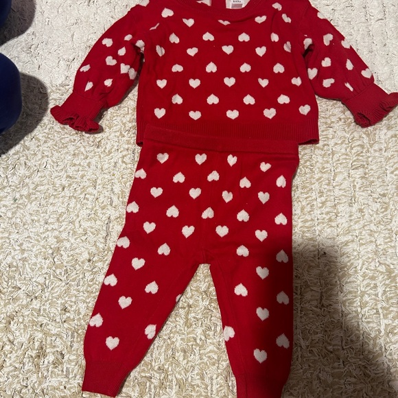 GAP Red with white hearts 💟 Baby Knitwear - Picture 3 of 4